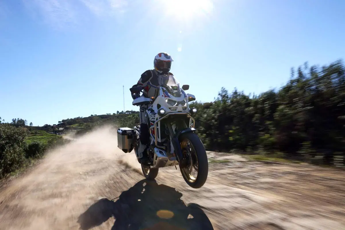 Honda Africa Twin Adventure Sports 2024 TEST: su strada è LA PIU' BELLA Africa di sempre! Ma in off? (5)