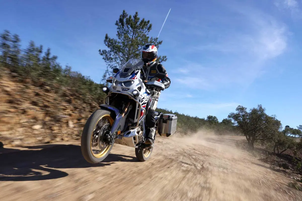 Honda Africa Twin Adventure Sports 2024 TEST: su strada è LA PIU' BELLA Africa di sempre! Ma in off? (14)