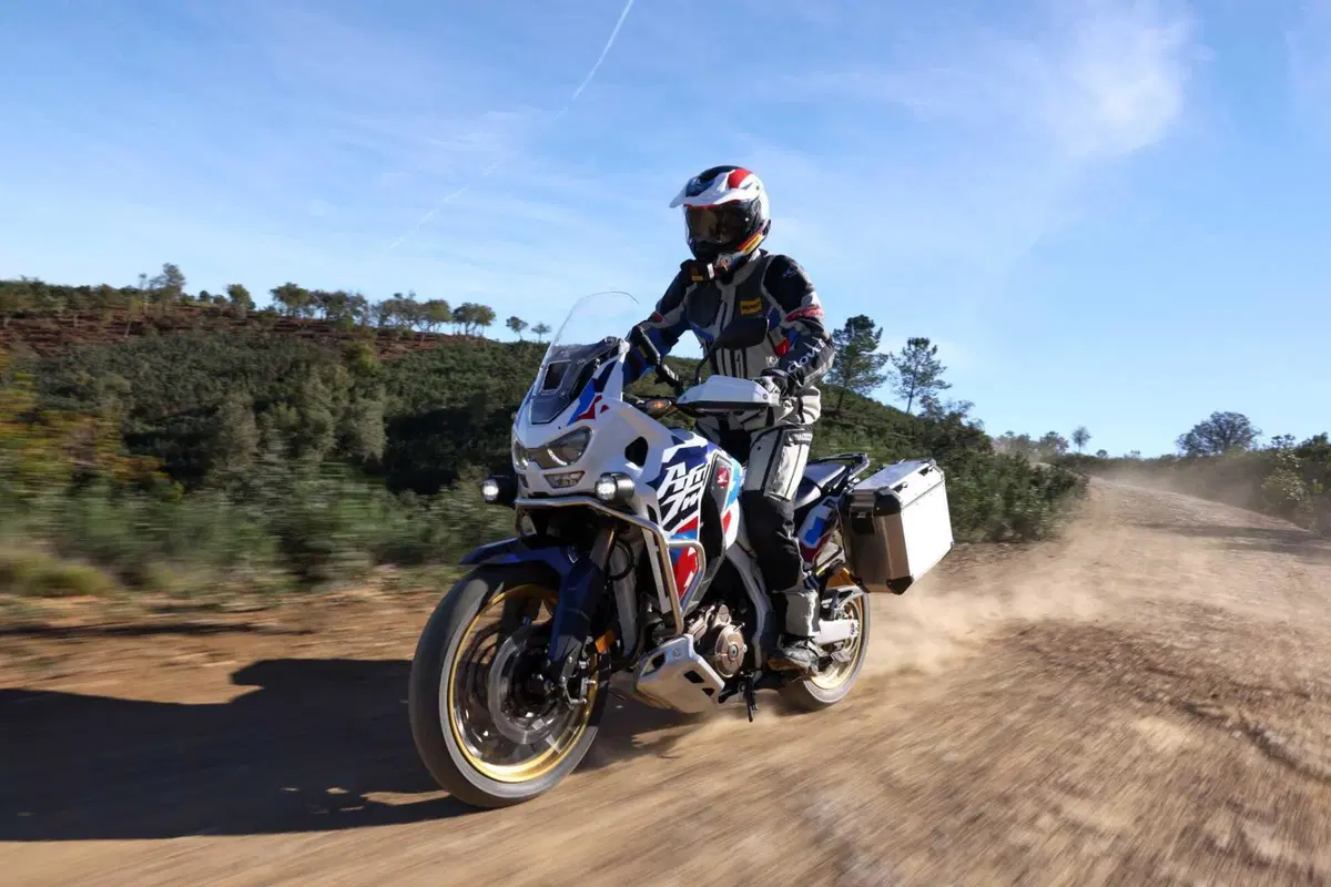 Honda Africa Twin Adventure Sports 2024 TEST: su strada è LA PIU' BELLA Africa di sempre! Ma in off? (15)