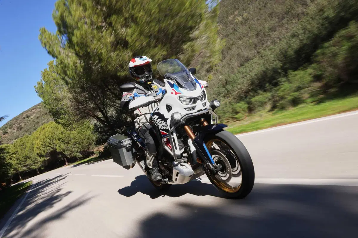 Honda Africa Twin Adventure Sports 2024 TEST: su strada è LA PIU' BELLA Africa di sempre! Ma in off? (16)