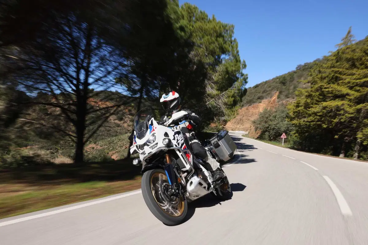 Honda Africa Twin Adventure Sports 2024 TEST: su strada è LA PIU' BELLA Africa di sempre! Ma in off? (17)