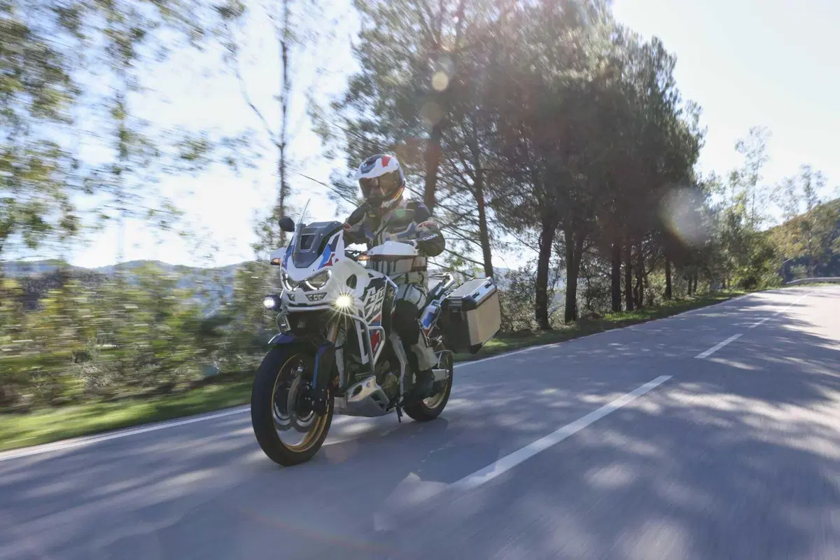 Honda Africa Twin Adventure Sports 2024 TEST: su strada è LA PIU' BELLA Africa di sempre! Ma in off? (9)
