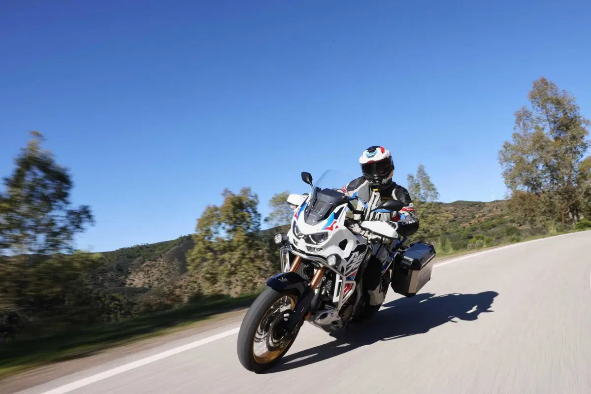 Honda Africa Twin Adventure Sports 2024 TEST: su strada è LA PIU' BELLA Africa di sempre! Ma in off? (18)