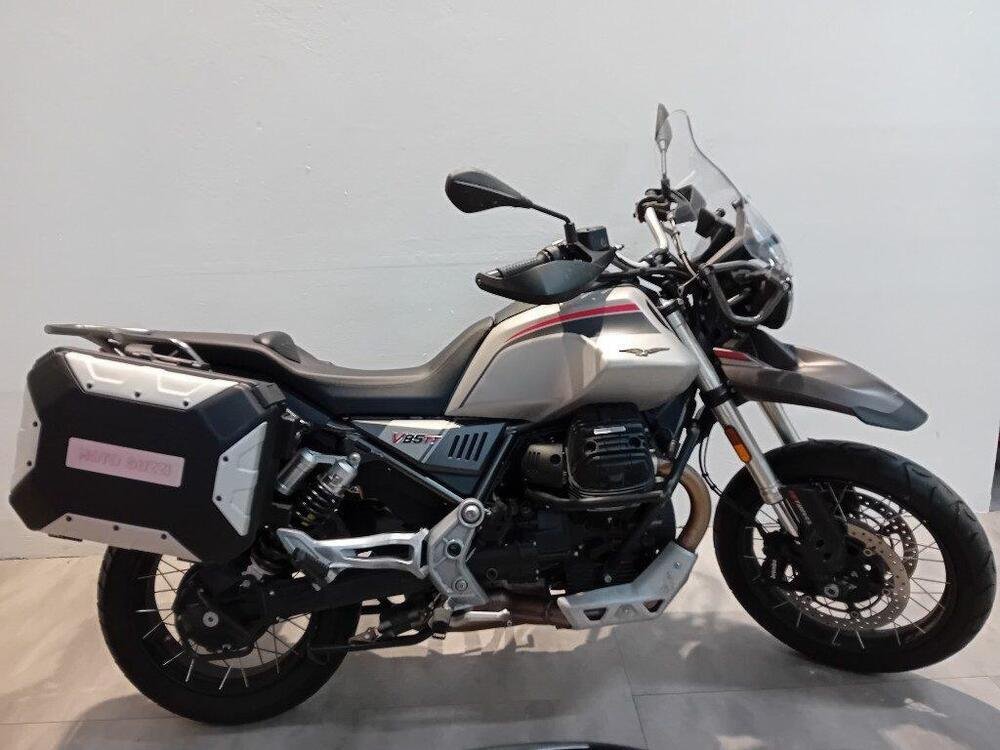 Moto Guzzi V85 TT Travel (2021 - 23)