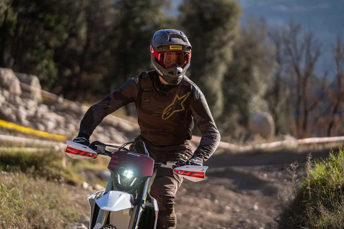Il Futuro dell'Enduro è Italiano e Potente! Fantic Motor XE300 e XEF310 2024 TEST [VIDEO e GALLERY] (33)