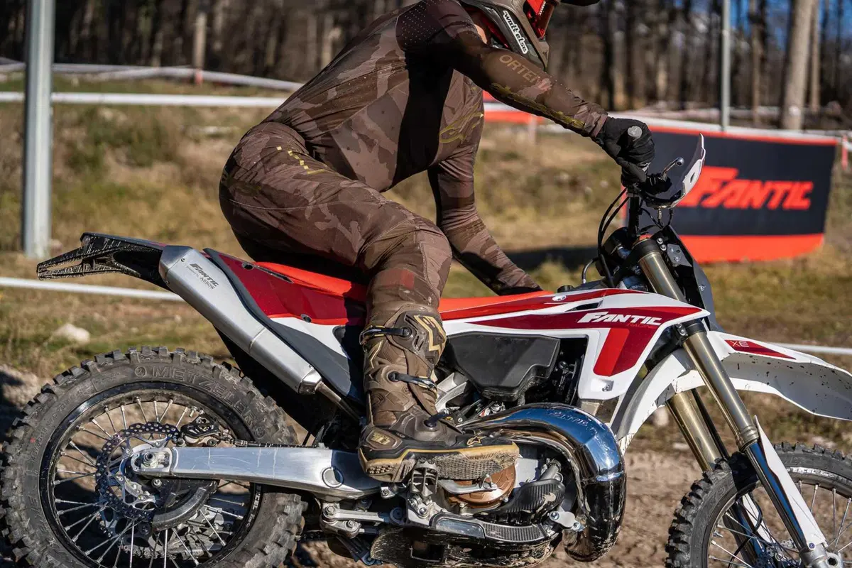 Il Futuro dell'Enduro è Italiano e Potente! Fantic Motor XE300 e XEF310 2024 TEST [VIDEO e GALLERY] (35)