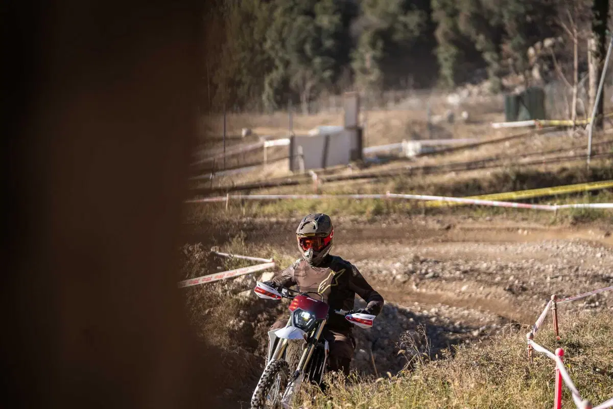 Il Futuro dell'Enduro è Italiano e Potente! Fantic Motor XE300 e XEF310 2024 TEST [VIDEO e GALLERY] (38)