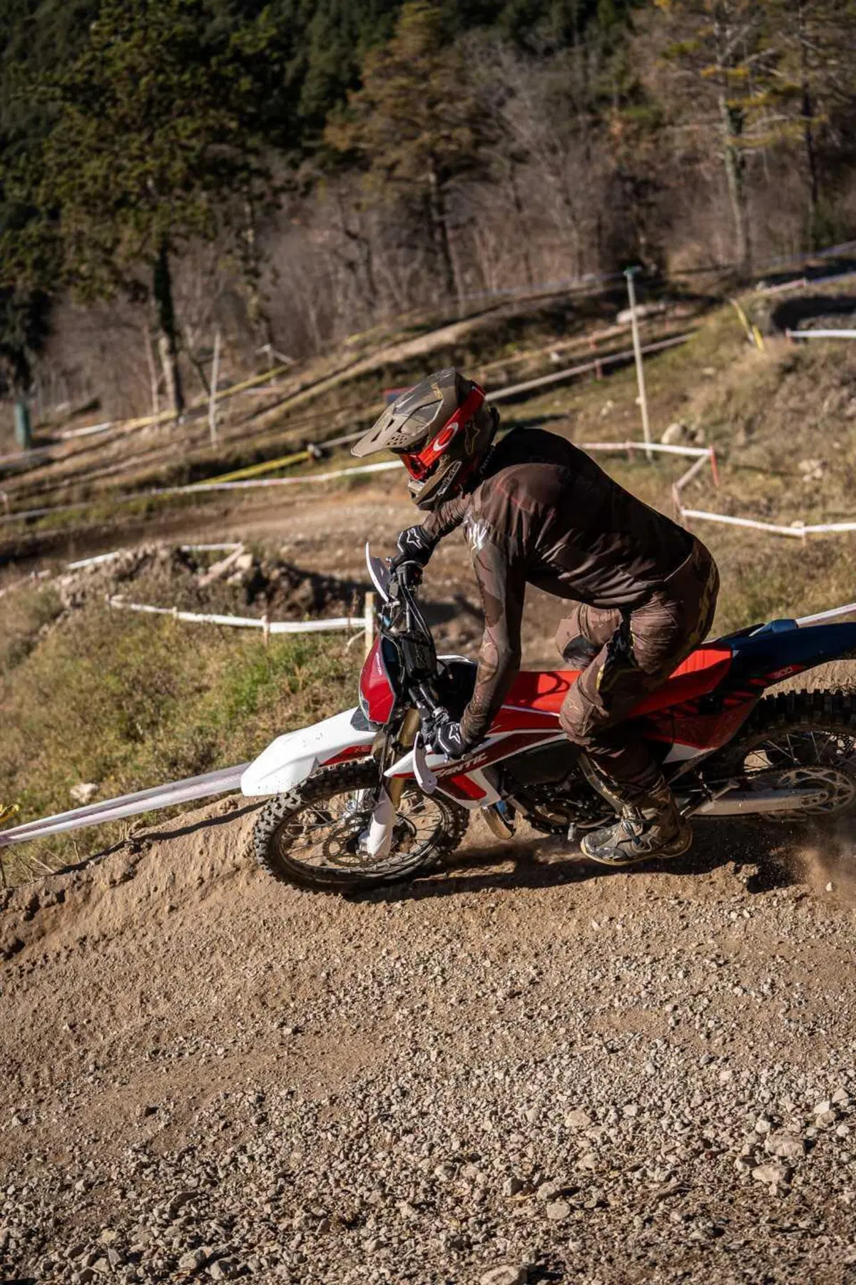 Il Futuro dell'Enduro è Italiano e Potente! Fantic Motor XE300 e XEF310 2024 TEST [VIDEO e GALLERY] (41)