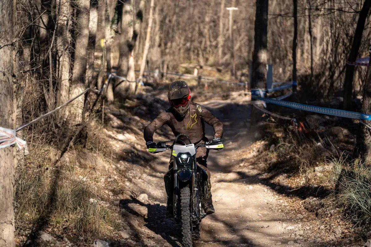 Il Futuro dell'Enduro è Italiano e Potente! Fantic Motor XE300 e XEF310 2024 TEST [VIDEO e GALLERY] (43)