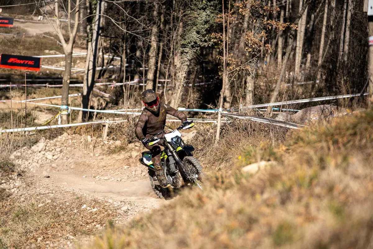 Il Futuro dell'Enduro è Italiano e Potente! Fantic Motor XE300 e XEF310 2024 TEST [VIDEO e GALLERY] (44)