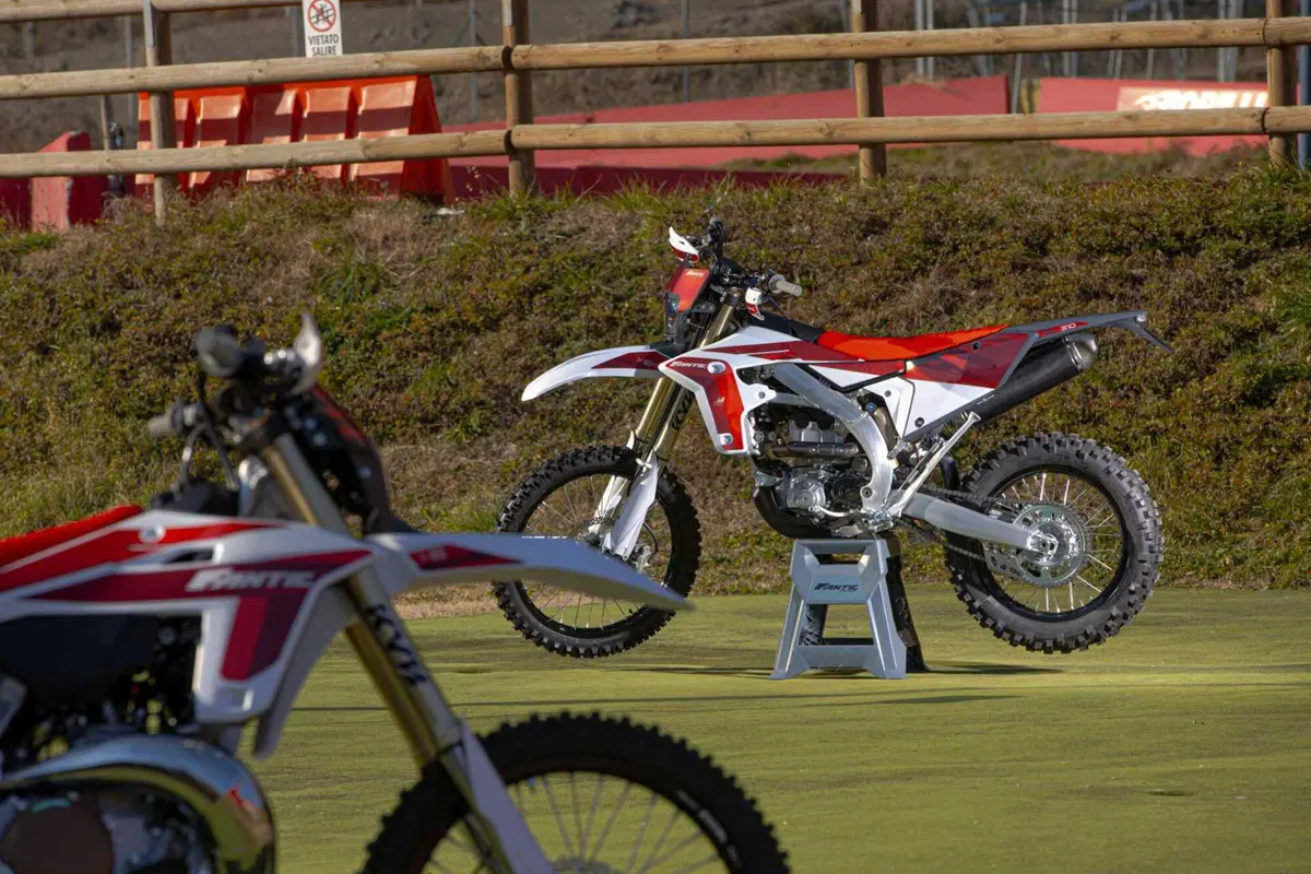 Il Futuro dell'Enduro è Italiano e Potente! Fantic Motor XE300 e XEF310 2024 TEST [VIDEO e GALLERY] (52)