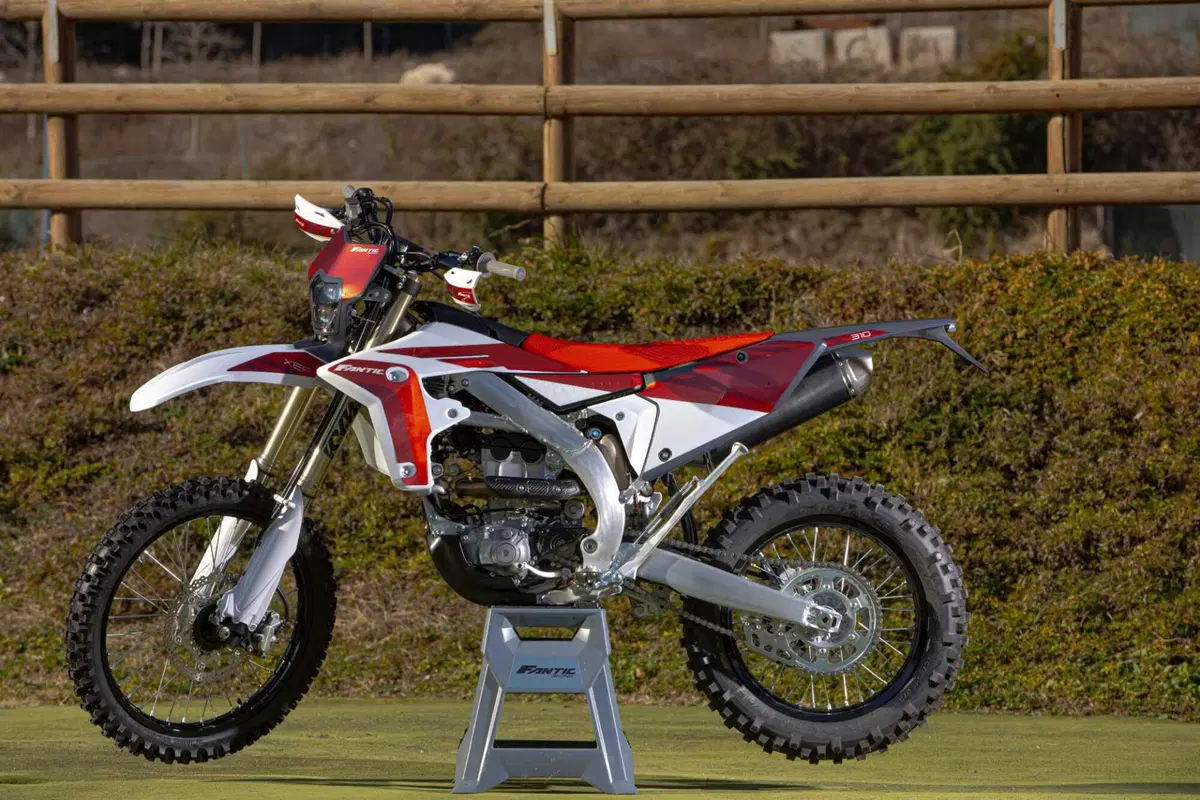 Il Futuro dell'Enduro è Italiano e Potente! Fantic Motor XE300 e XEF310 2024 TEST [VIDEO e GALLERY] (54)