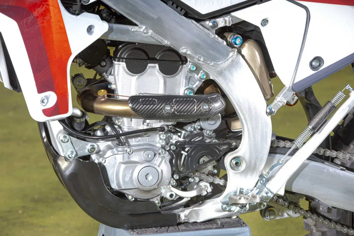 Il Futuro dell'Enduro è Italiano e Potente! Fantic Motor XE300 e XEF310 2024 TEST [VIDEO e GALLERY] (58)