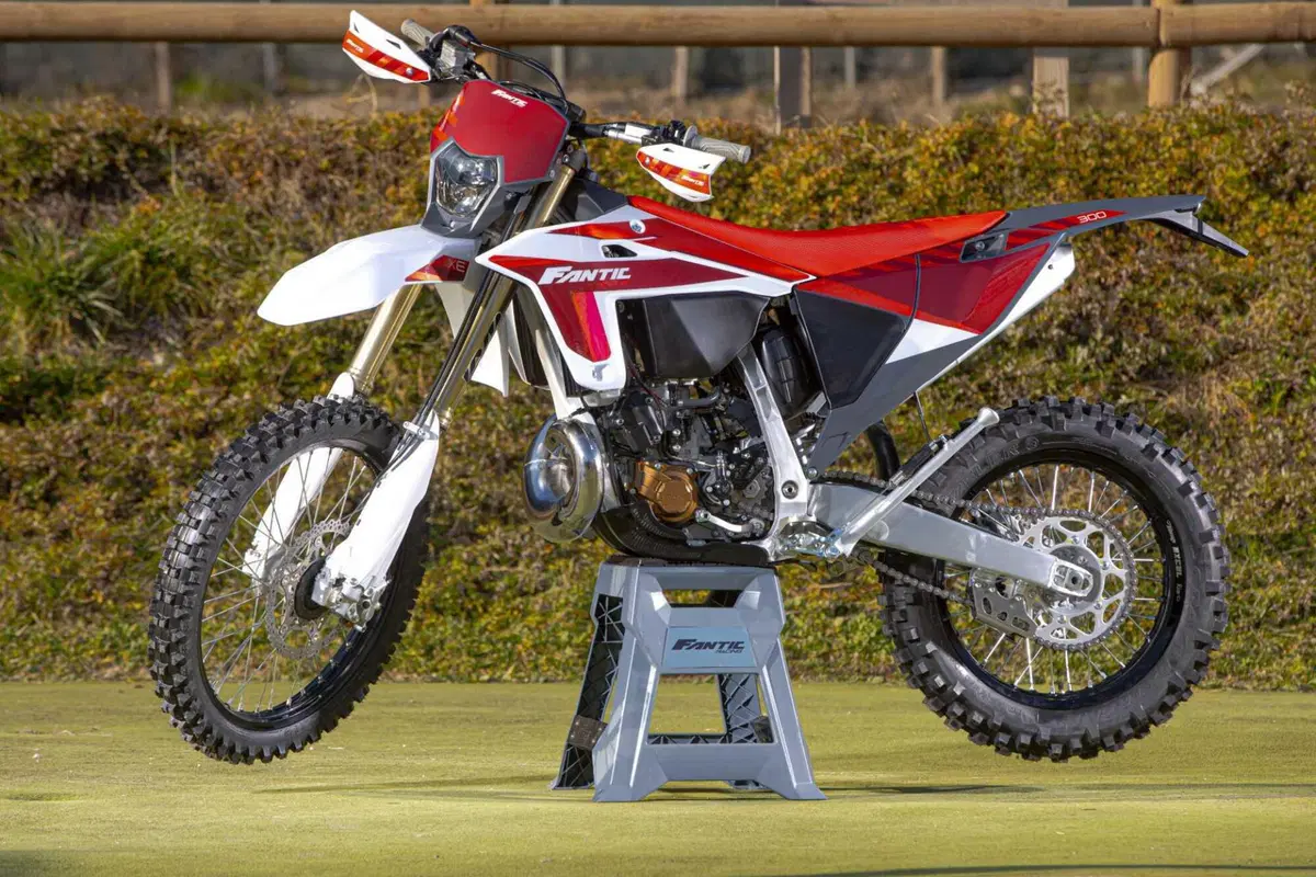 Il Futuro dell'Enduro è Italiano e Potente! Fantic Motor XE300 e XEF310 2024 TEST [VIDEO e GALLERY] (64)