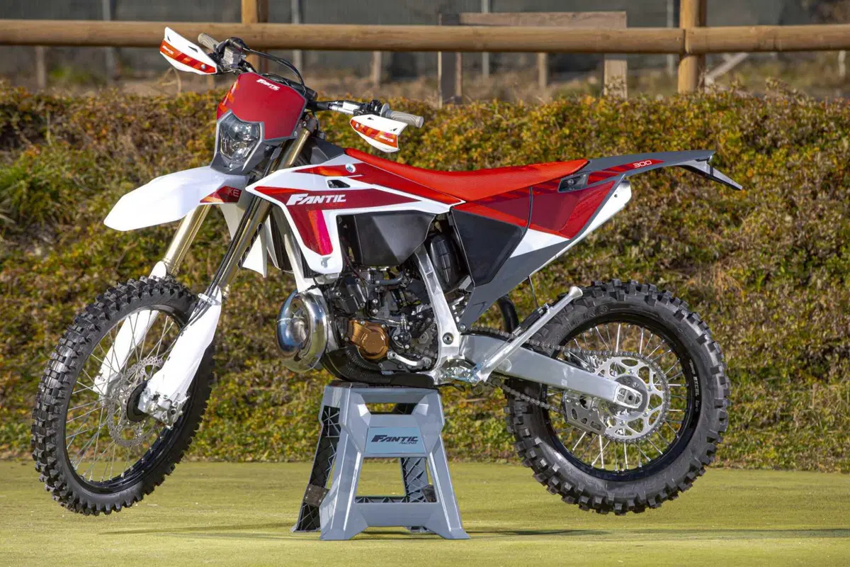 Il Futuro dell'Enduro è Italiano e Potente! Fantic Motor XE300 e XEF310 2024 TEST [VIDEO e GALLERY] (65)
