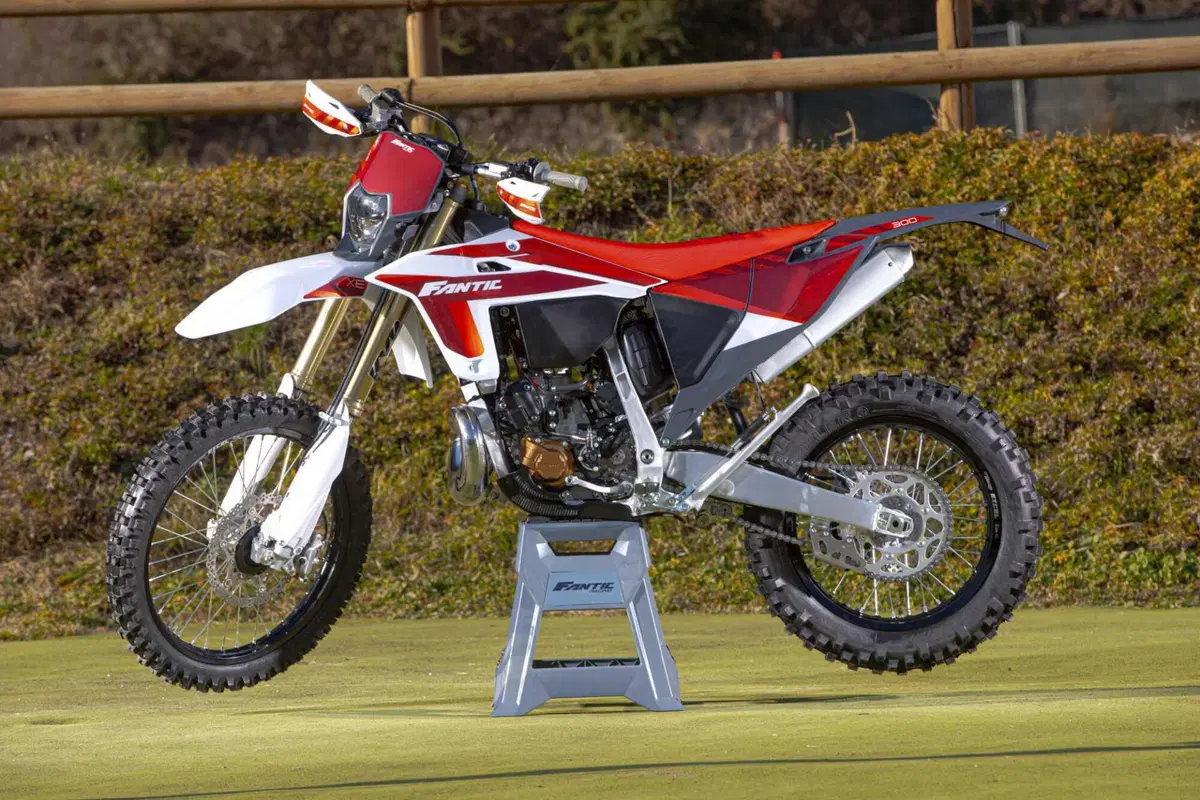 Il Futuro dell'Enduro è Italiano e Potente! Fantic Motor XE300 e XEF310 2024 TEST [VIDEO e GALLERY] (66)