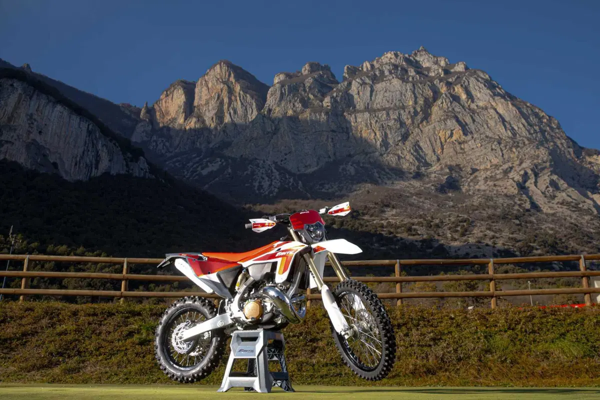 Il Futuro dell'Enduro è Italiano e Potente! Fantic Motor XE300 e XEF310 2024 TEST [VIDEO e GALLERY] (74)