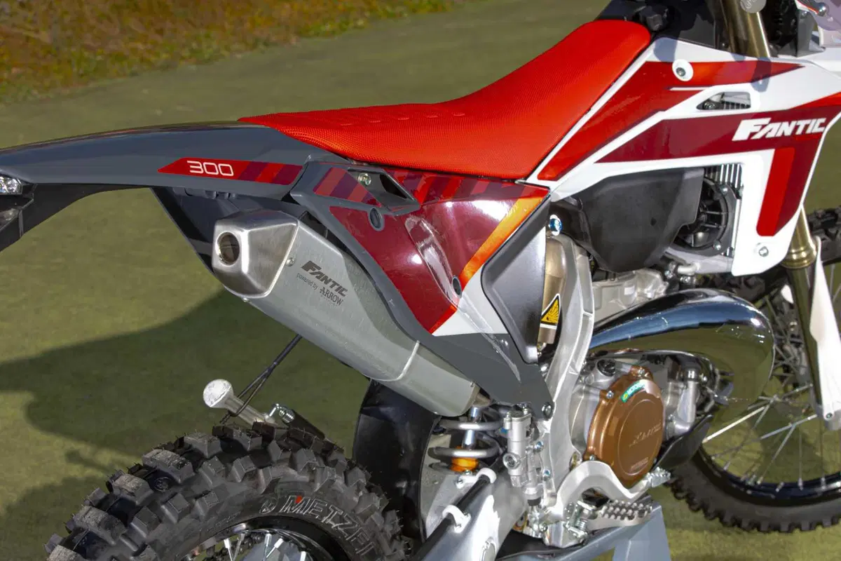 Il Futuro dell'Enduro è Italiano e Potente! Fantic Motor XE300 e XEF310 2024 TEST [VIDEO e GALLERY] (85)