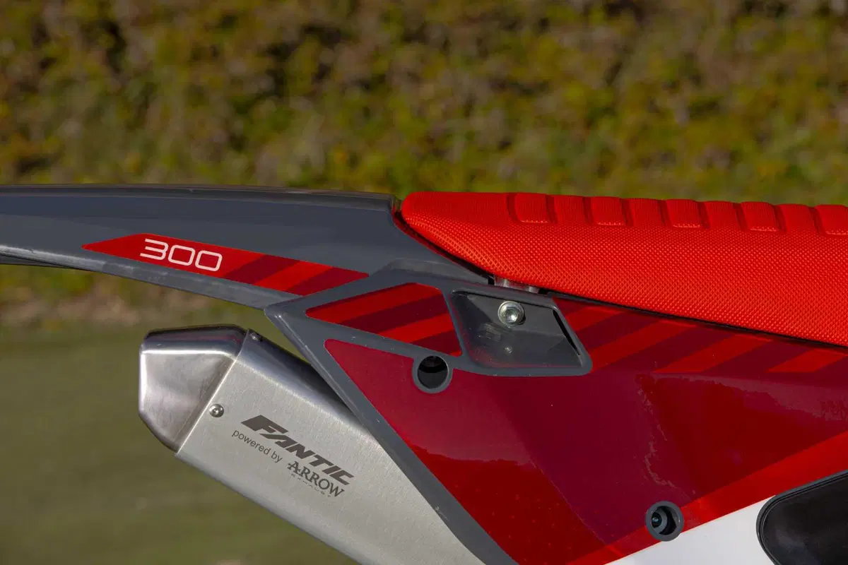 Il Futuro dell'Enduro è Italiano e Potente! Fantic Motor XE300 e XEF310 2024 TEST [VIDEO e GALLERY] (88)