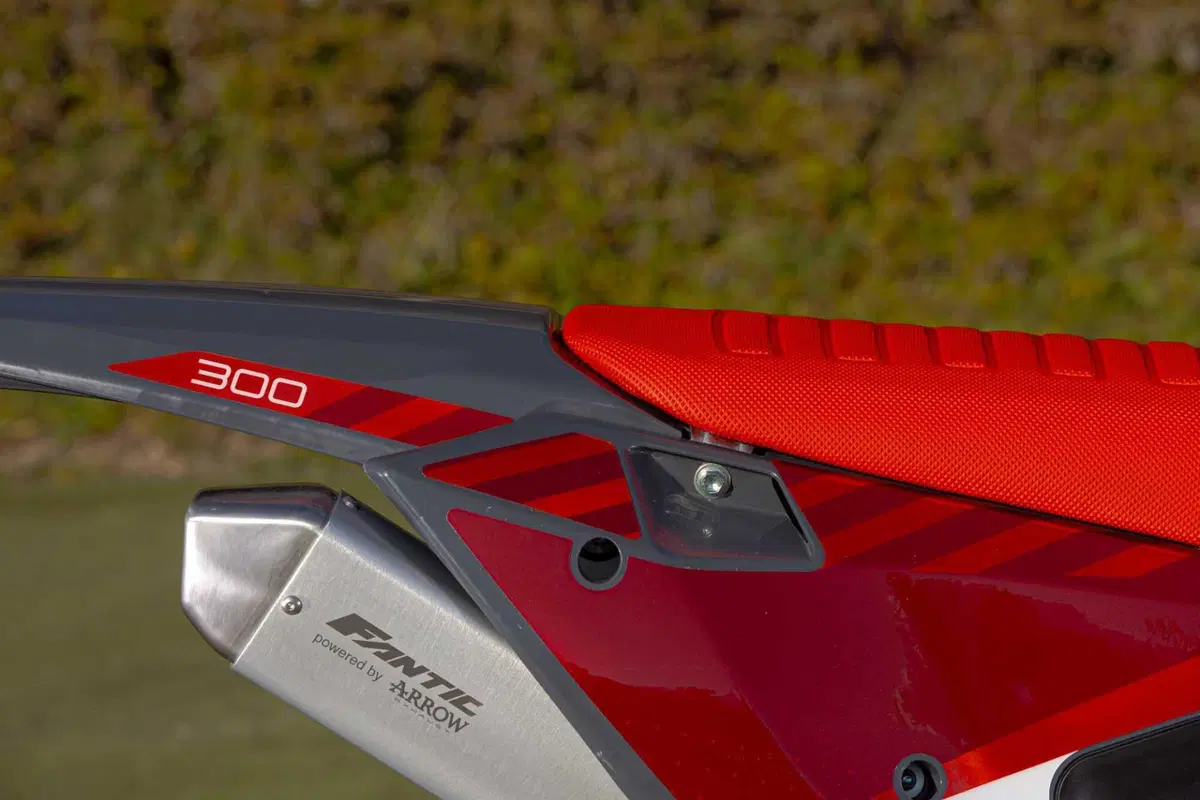 Il Futuro dell'Enduro è Italiano e Potente! Fantic Motor XE300 e XEF310 2024 TEST [VIDEO e GALLERY] (89)