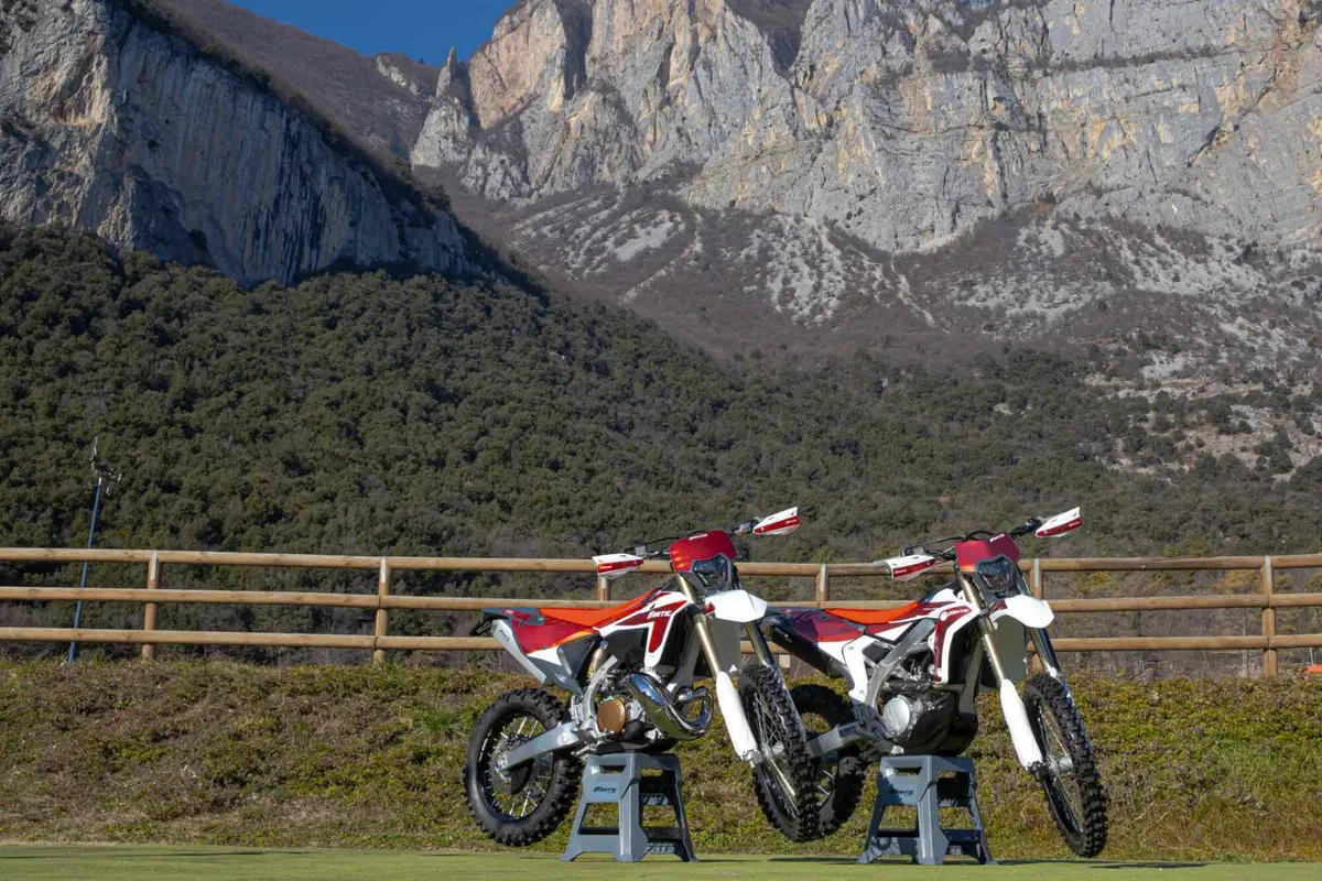 Il Futuro dell'Enduro è Italiano e Potente! Fantic Motor XE300 e XEF310 2024 TEST [VIDEO e GALLERY] (98)