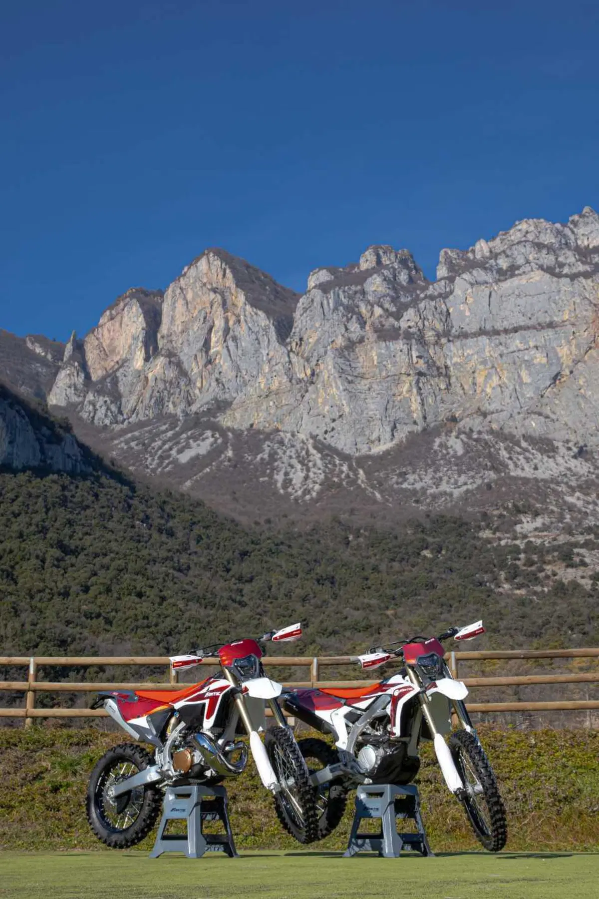 Il Futuro dell'Enduro è Italiano e Potente! Fantic Motor XE300 e XEF310 2024 TEST [VIDEO e GALLERY] (100)
