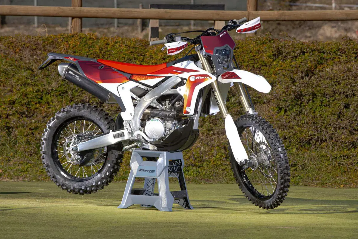 Il Futuro dell'Enduro è Italiano e Potente! Fantic Motor XE300 e XEF310 2024 TEST [VIDEO e GALLERY] (108)