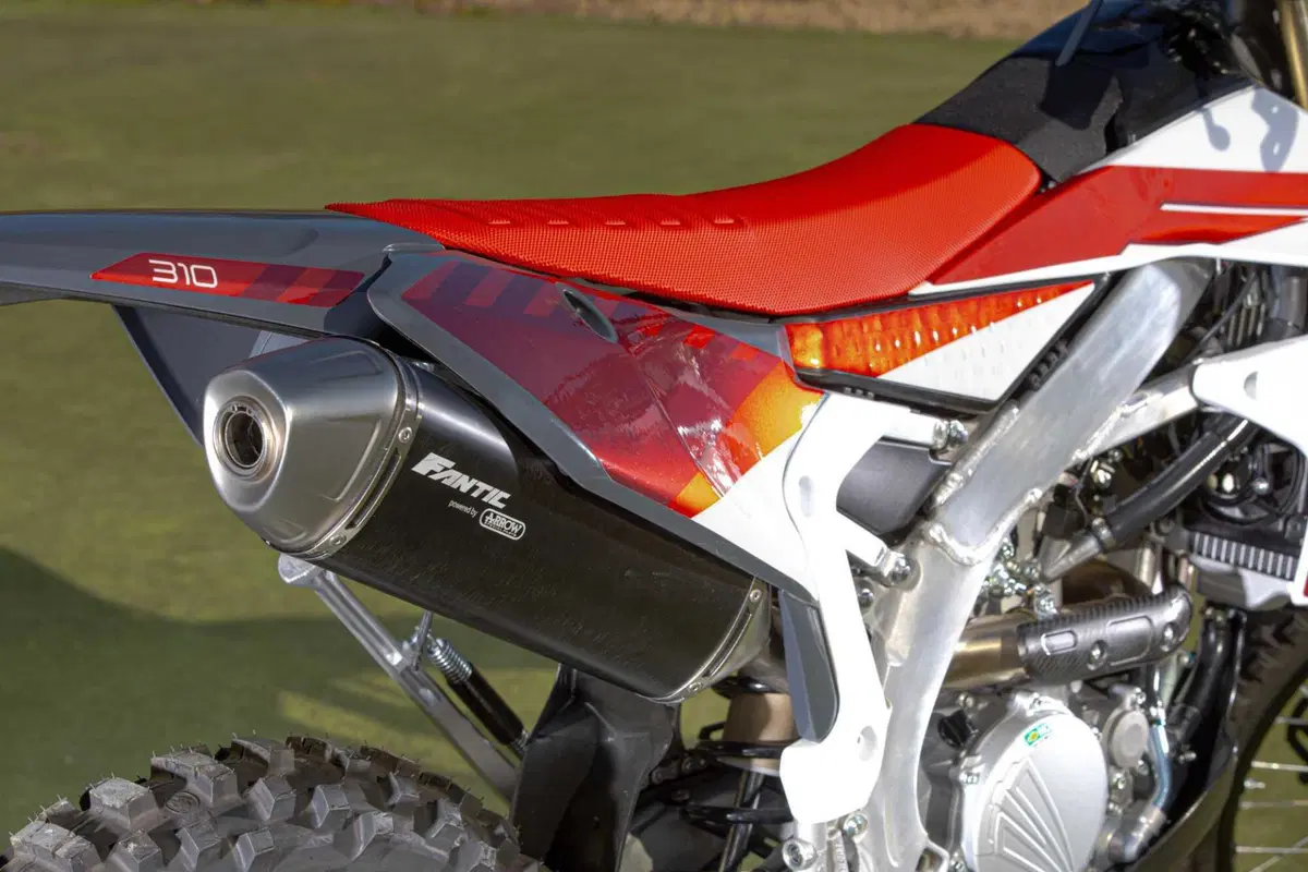 Il Futuro dell'Enduro è Italiano e Potente! Fantic Motor XE300 e XEF310 2024 TEST [VIDEO e GALLERY] (111)