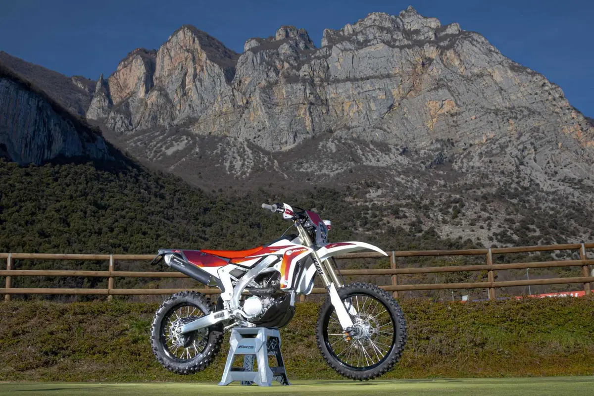 Il Futuro dell'Enduro è Italiano e Potente! Fantic Motor XE300 e XEF310 2024 TEST [VIDEO e GALLERY] (116)
