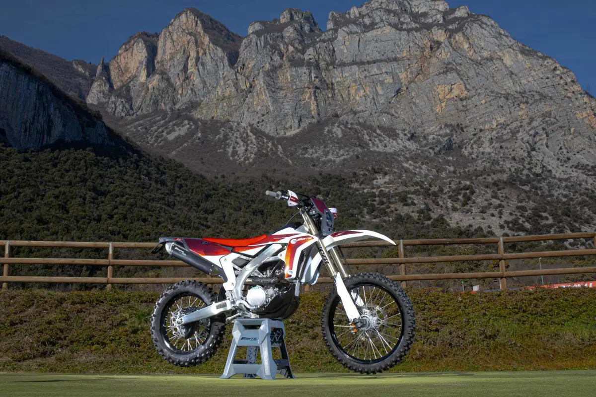 Il Futuro dell'Enduro è Italiano e Potente! Fantic Motor XE300 e XEF310 2024 TEST [VIDEO e GALLERY] (117)