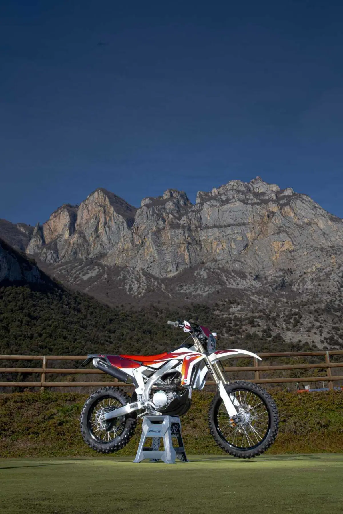 Il Futuro dell'Enduro è Italiano e Potente! Fantic Motor XE300 e XEF310 2024 TEST [VIDEO e GALLERY] (120)