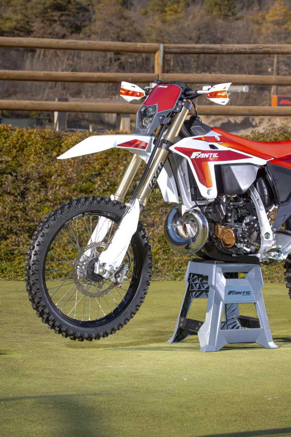 Il Futuro dell'Enduro è Italiano e Potente! Fantic Motor XE300 e XEF310 2024 TEST [VIDEO e GALLERY] (17)
