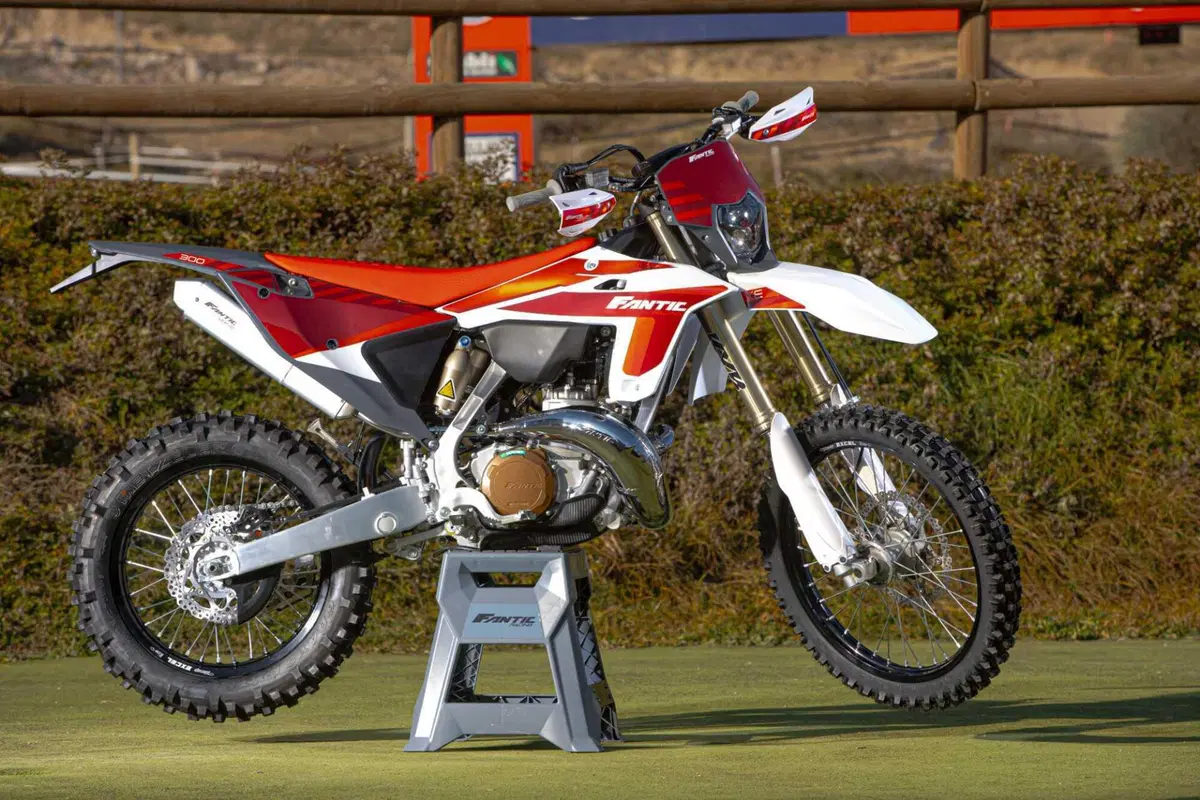 Il Futuro dell'Enduro è Italiano e Potente! Fantic Motor XE300 e XEF310 2024 TEST [VIDEO e GALLERY] (22)