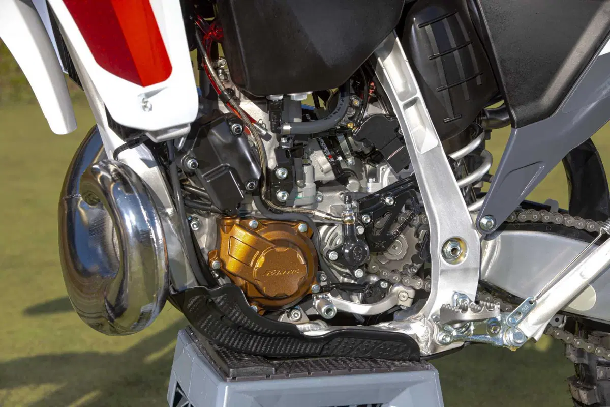 Il Futuro dell'Enduro è Italiano e Potente! Fantic Motor XE300 e XEF310 2024 TEST [VIDEO e GALLERY] (26)