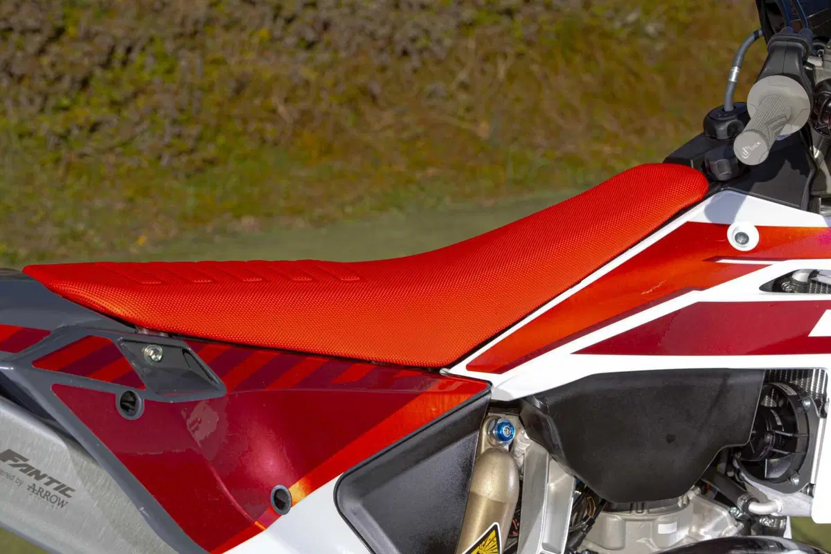 Il Futuro dell'Enduro è Italiano e Potente! Fantic Motor XE300 e XEF310 2024 TEST [VIDEO e GALLERY] (39)