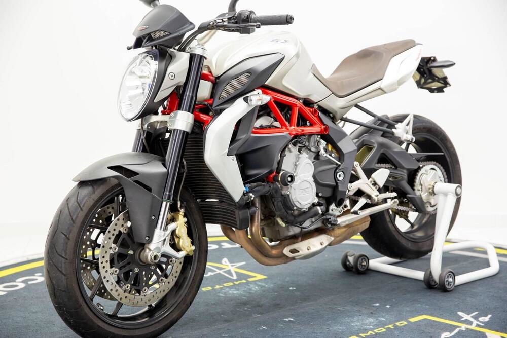 MV Agusta Brutale 800 (2012 - 15) (3)