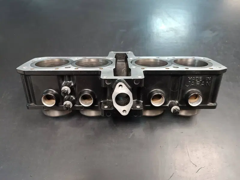 Cilindri e pistoni GPz600r Kawasaki (3)