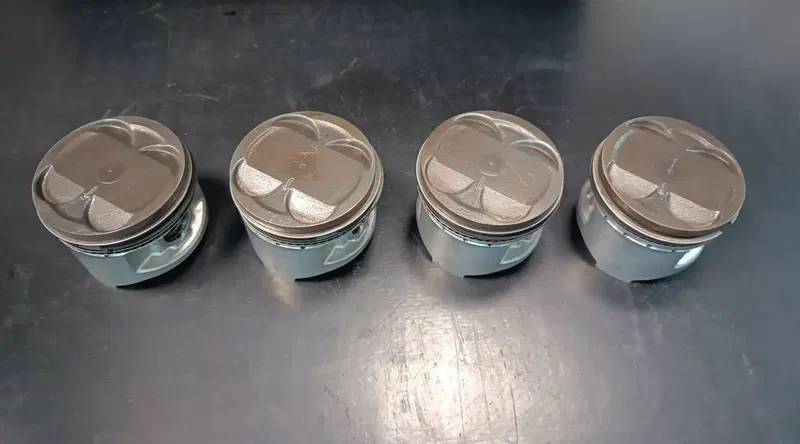 Cilindri e pistoni GPz600r Kawasaki (10)