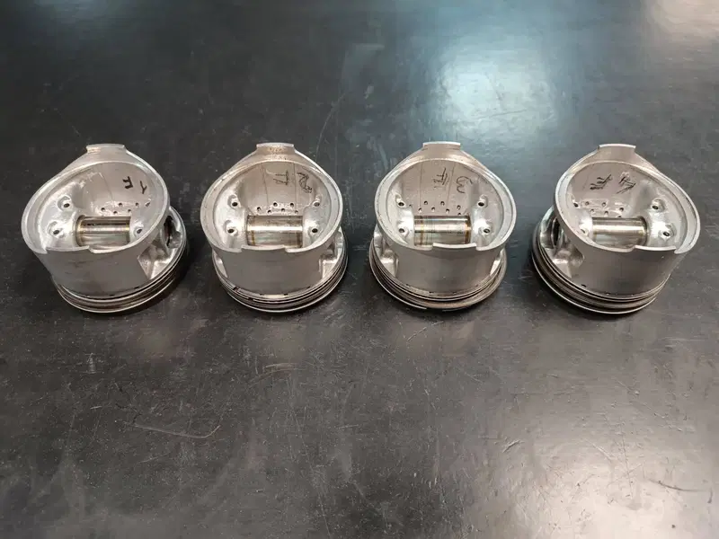 Cilindri e pistoni GPz600r Kawasaki (13)