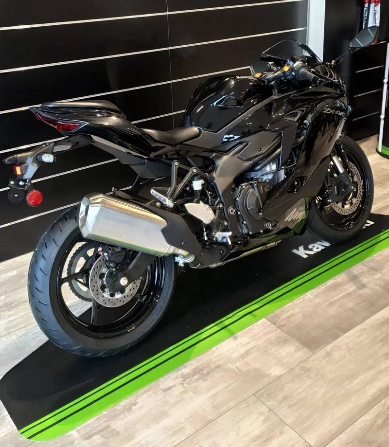 Kawasaki Ninja ZX-4R (2024 - 26) (2)
