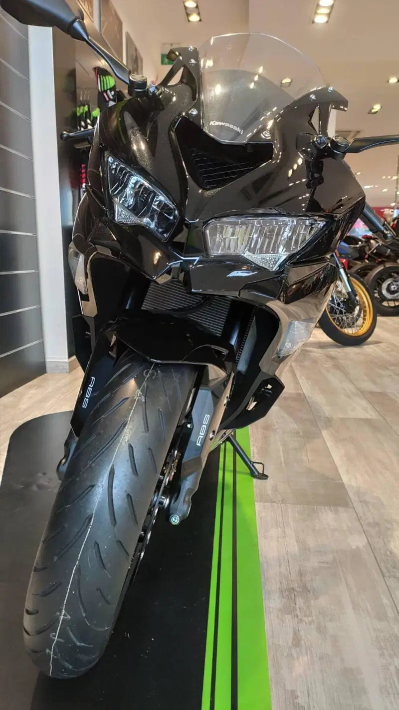 Kawasaki Ninja ZX-4R (2024 - 26) (5)