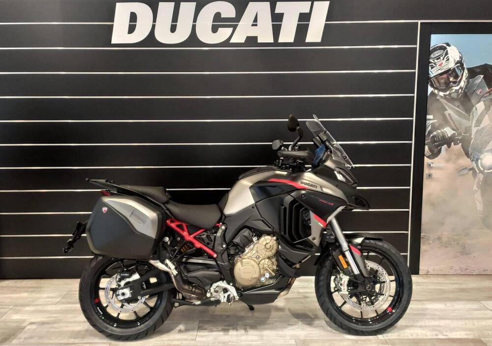 Ducati Multistrada V4 S Grand Tour (2024) (4)