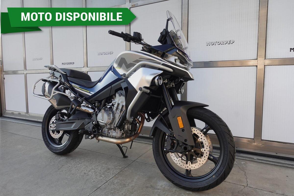 CFMoto 800MT Sport R. Una “R” che si traduce crossover sportiva