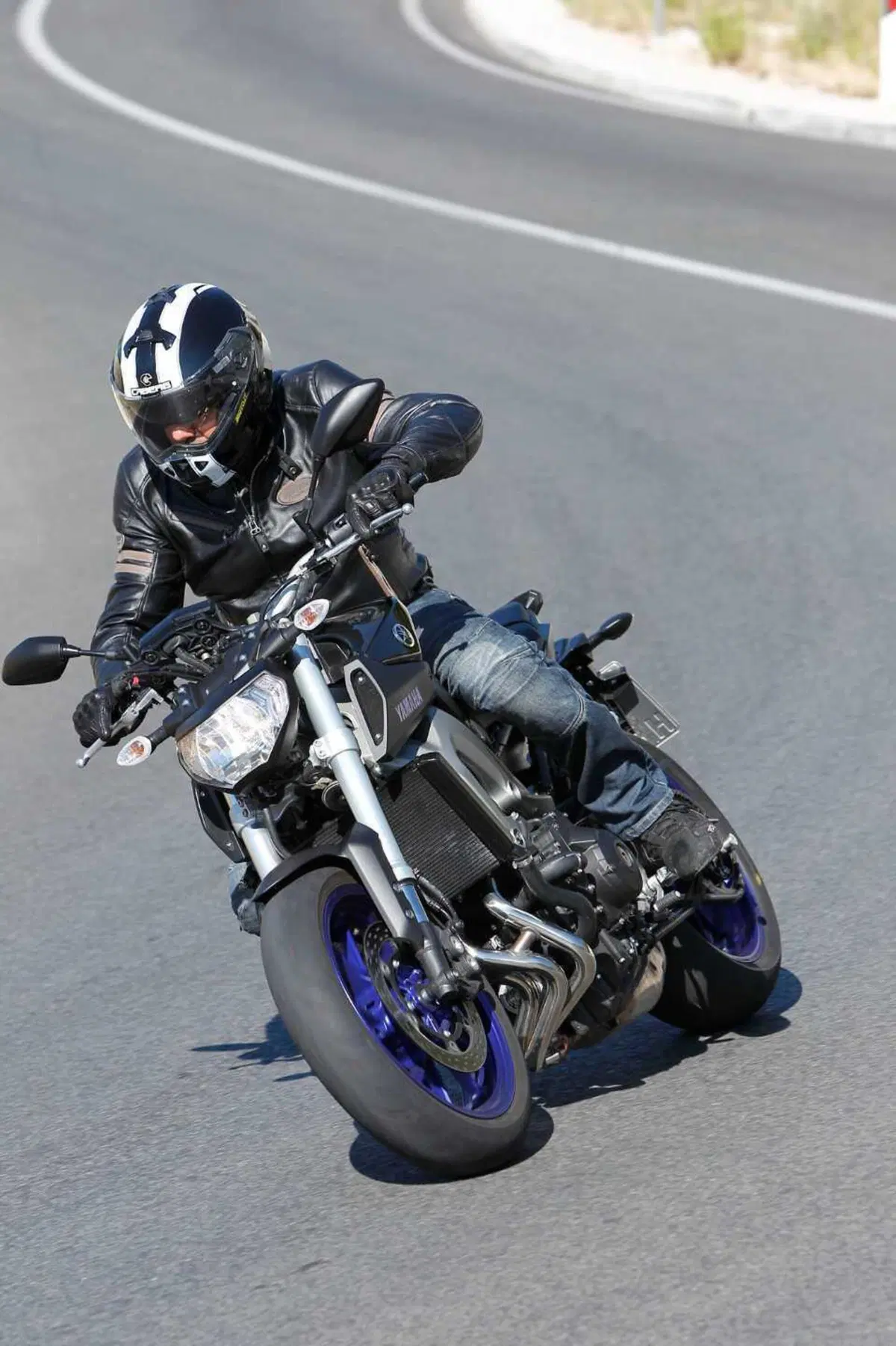 Yamaha MT-09: la prima MT raccontata dal Perfetto, correva l'anno 2014 (4)