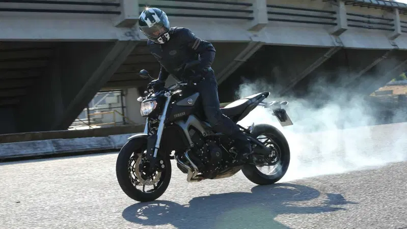 Yamaha MT-09: la prima MT raccontata dal Perfetto, correva l'anno 2014