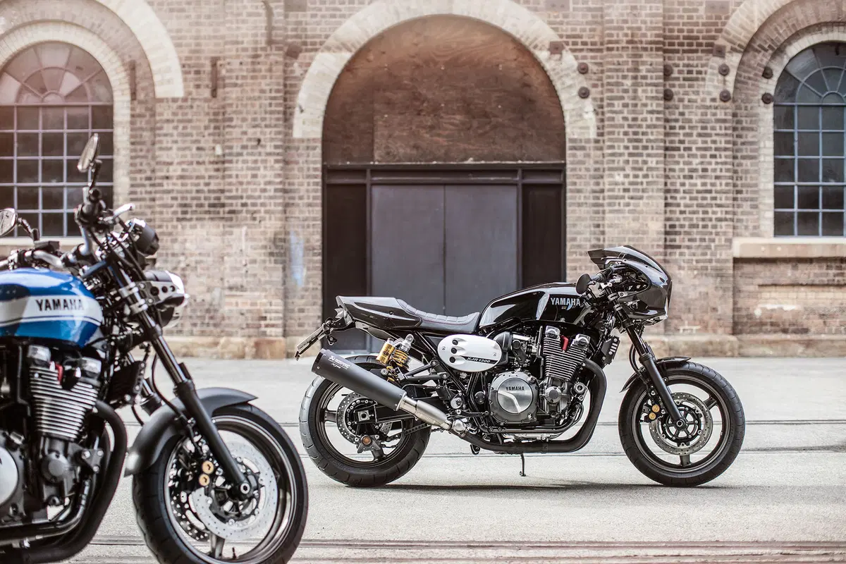 Yamaha XJR 1300 e XJR 1300 Racer 2015 (14)