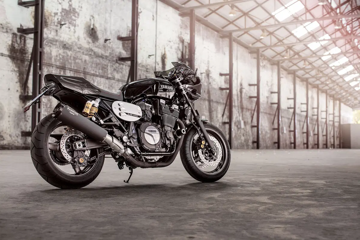 Yamaha XJR 1300 e XJR 1300 Racer 2015 (16)