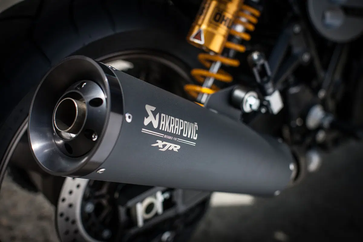 Yamaha XJR 1300 e XJR 1300 Racer 2015 (24)