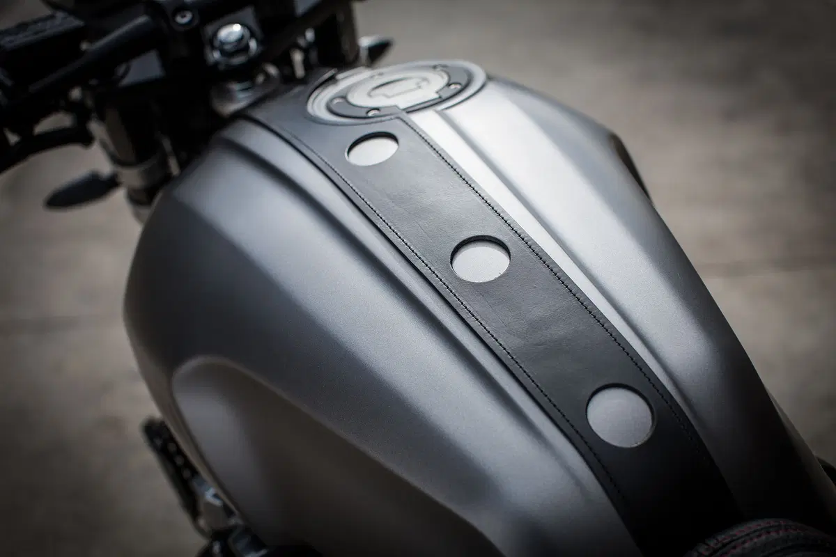Yamaha XJR 1300 e XJR 1300 Racer 2015 (26)