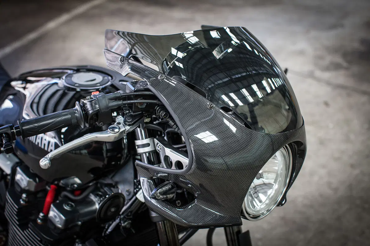Yamaha XJR 1300 e XJR 1300 Racer 2015 (28)